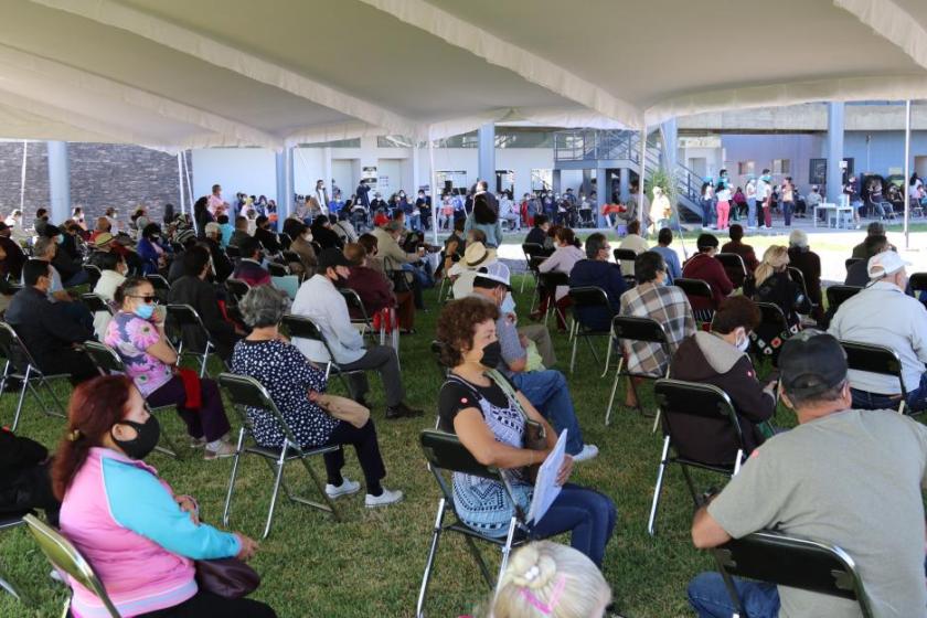 Inicia vacunación anti COVID-19 en módulo de CUTonalá