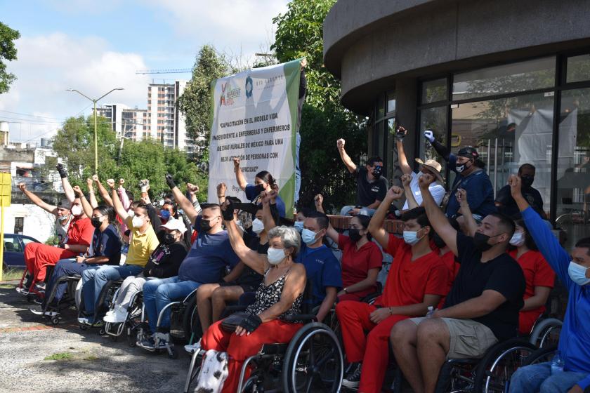 Realizan rodada en silla de ruedas para concientizar
