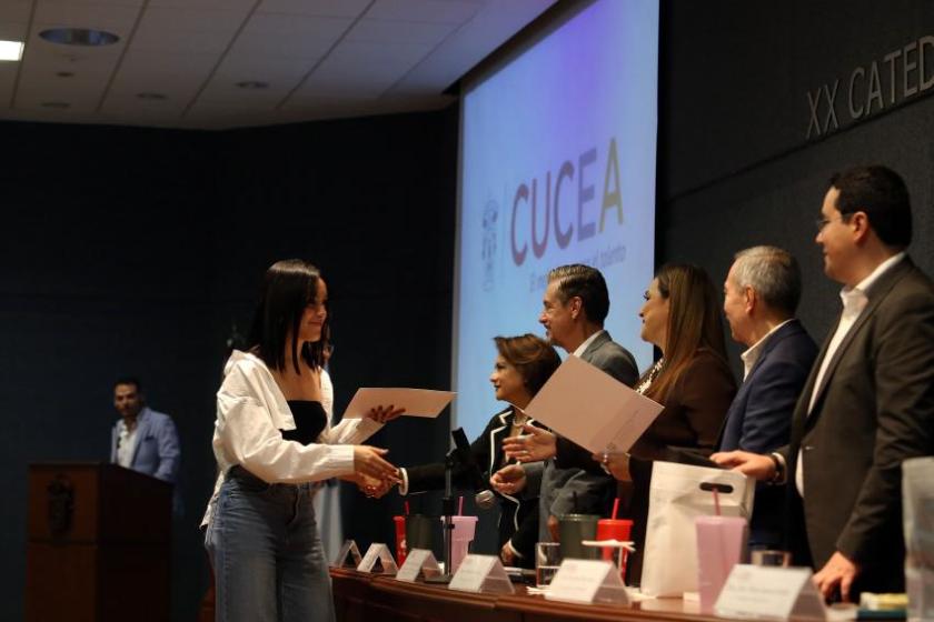 Cátedra Arturo Villanueva Varela