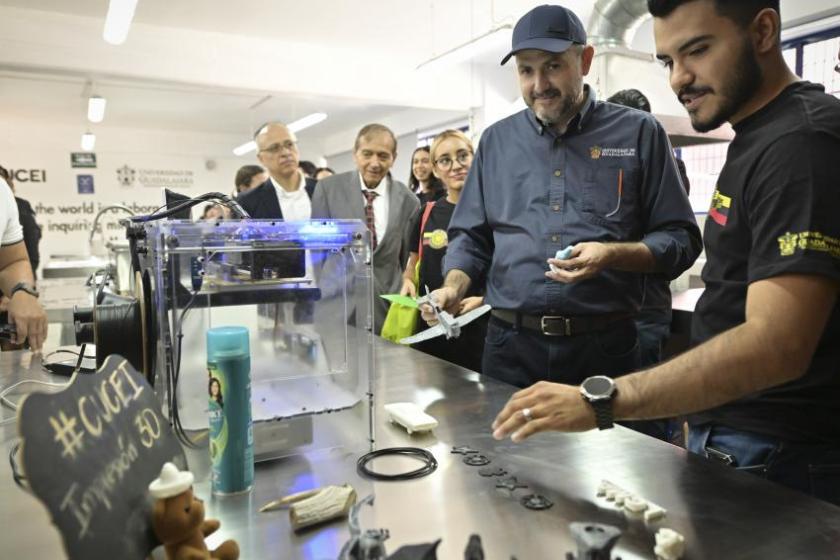 laboratorio de materiales CUCEI