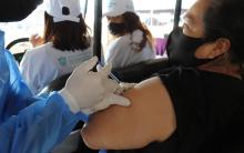  Aplicarán segunda dosis de Sinovac para adultos mayores en CUAAD, CUCEI y CUSur